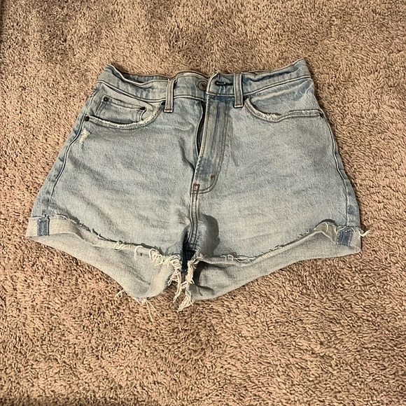 Abercrombie curve love shorts - Picture 1 of 3